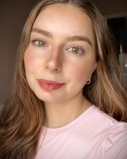 Hanna's headshot
