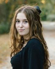 Yael's headshot